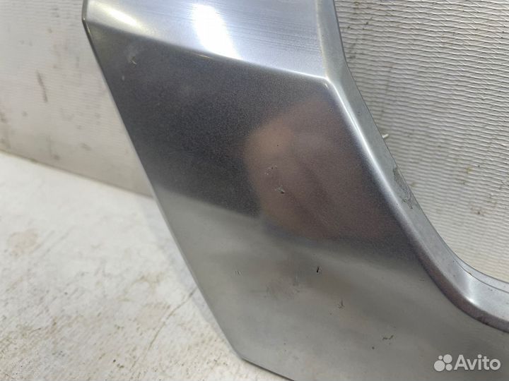 Молдинг решетки радиатора правый Mitsubishi