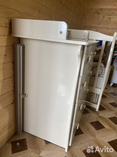 Кровать-люлька и комод