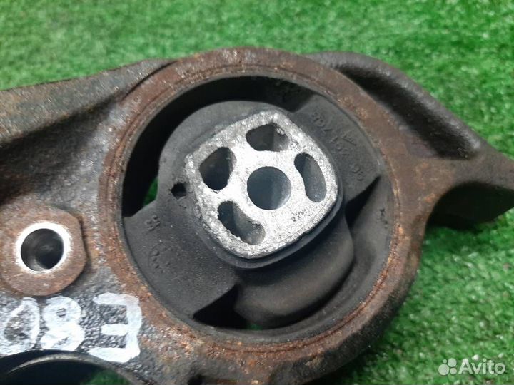 Опора (подушка) двигателя задняя Peugeot 3008 2010