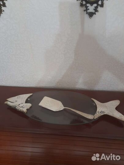 Блюдо для рыбы с лопаточкой