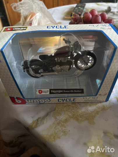 Модель burago cycle 1/18