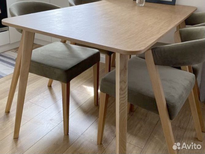 Деревянный кухонный стол