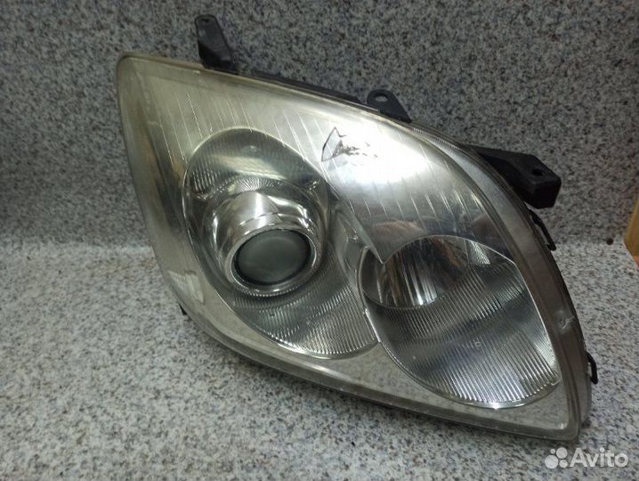 Фара правая Toyota Avensis T250 2007