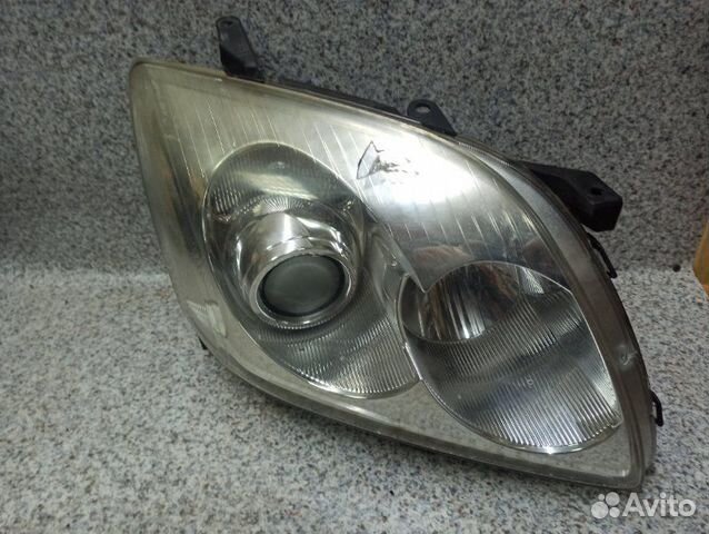 Фара правая Toyota Avensis T250 2007