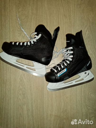 Коньки хоккейные 40 размер