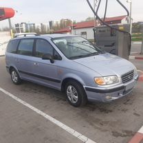 Hyundai Trajet 2.0 MT, 2000, 300 000 км, с пробегом, цена 400 000 руб.