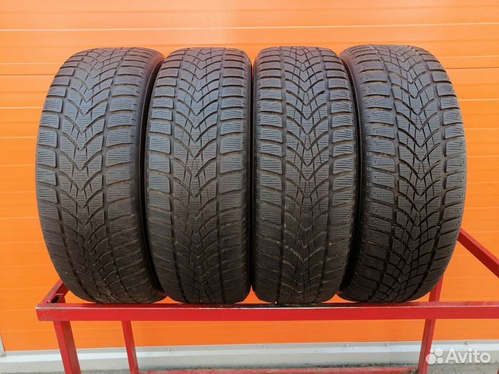 Dunlop SP Winter Sport 4D 215/55 R18 104R