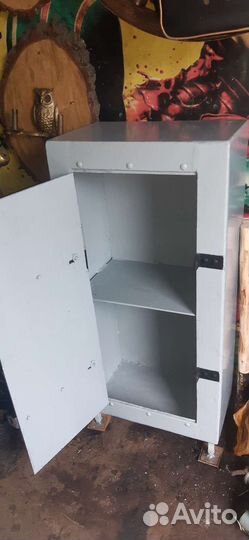 Сейф металлический