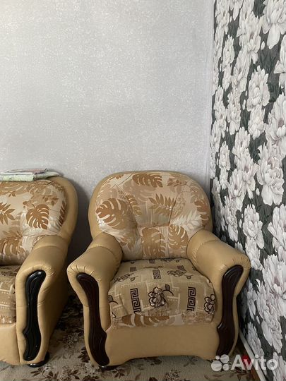 Кожаный диван и кресла бу