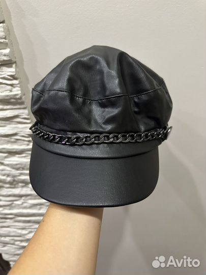 Кепка кожаная женская