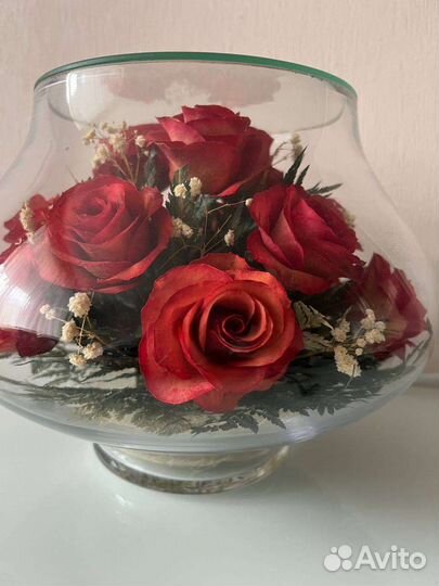 Цветы в вазе запечатанные