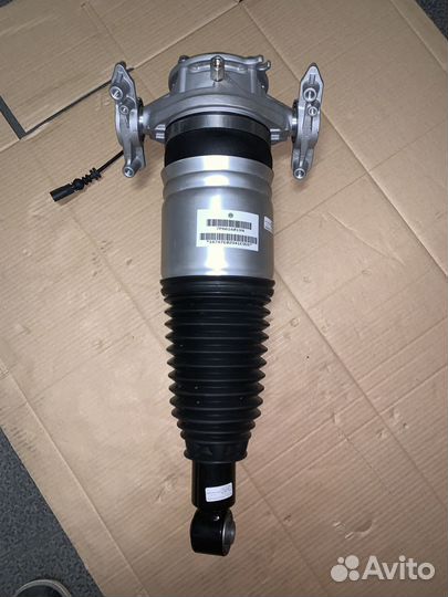 Пневмостойка задняя левая VW Touareg 2 NF 7P