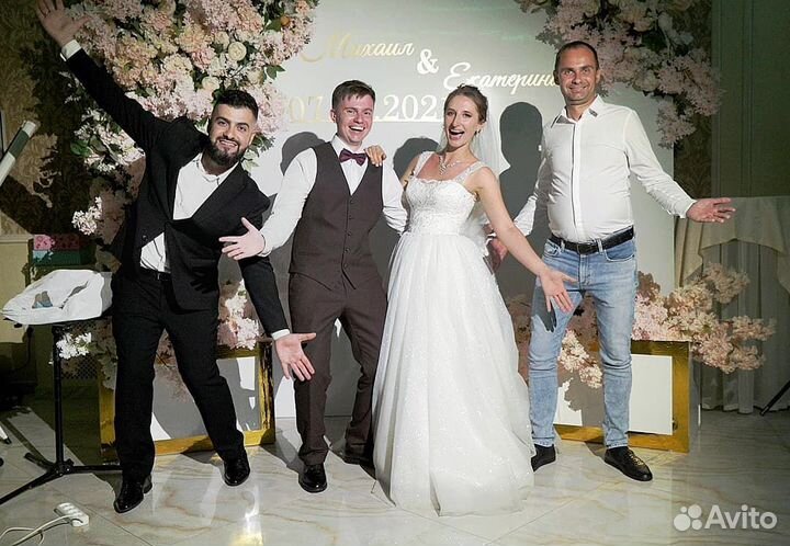 Диджей и ведущие на праздник