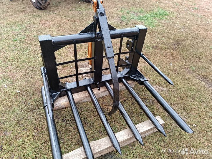 Универсальные вилы на фронтальный погрузчик кун-10