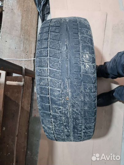 Bridgestone Blizzak Revo GZ 215/55 R17