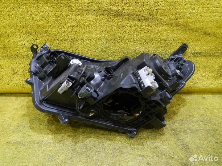 Фара правая Toyota RAV4