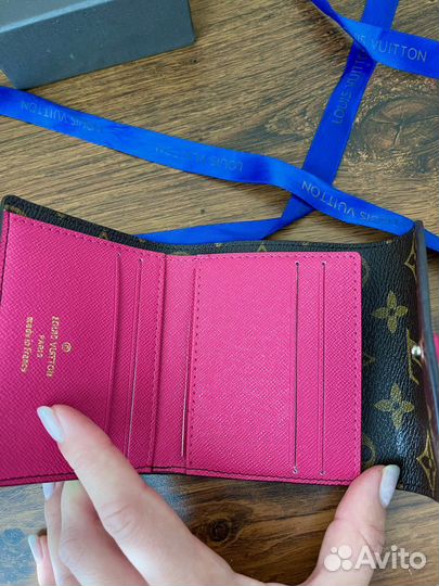 Кошелек Louis Vuitton оригинал. исполнение