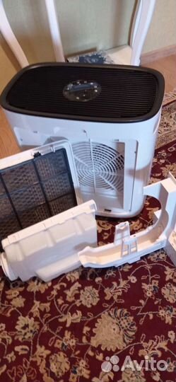 Увлажнитель воздуха на запчасти Philips HU5930