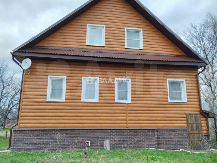 Дом 200 м² на участке 20 сот.