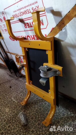 Подрамник раздатки нива