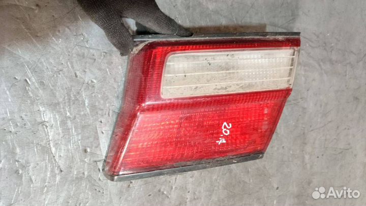 Фонарь крышки багажника правый Nissan Almera N15