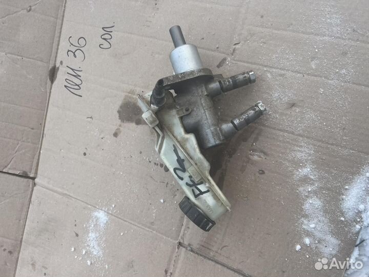 Главный тормозной цилиндр Ford Focus 2