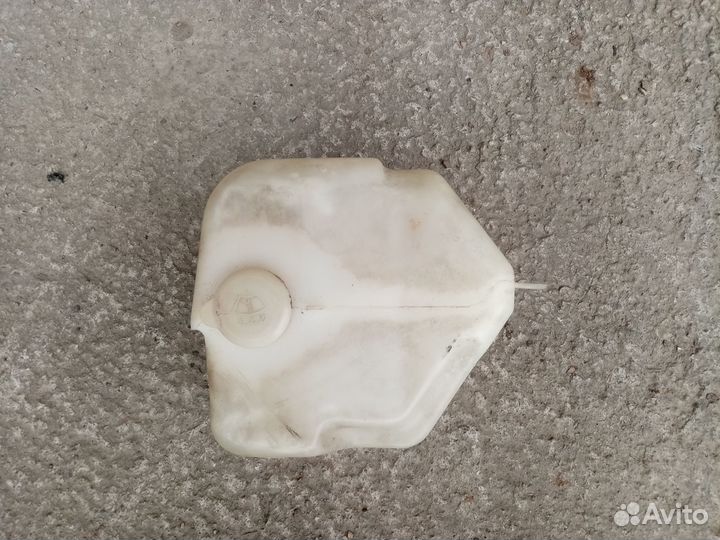 Бачок стеклоомывателя Suzuki Escudo TD01W G16А