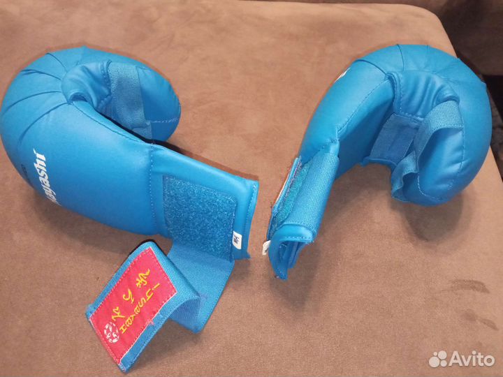 Перчатки для единоборств