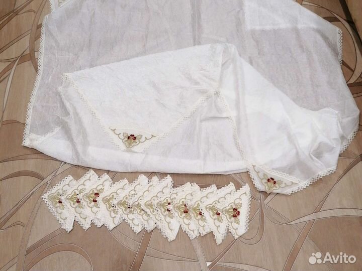 Скатерть новая 140х210 см и салфетки 12 шт