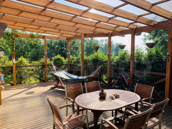 Дом 205 м² на участке 12 сот.