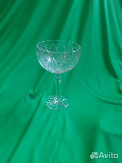 Ваза. хрустальные вазы