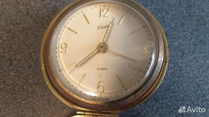 Часы будильник дорожные