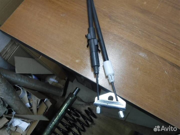 Трос стояночного тормоза Ford Focus III 2011-2019