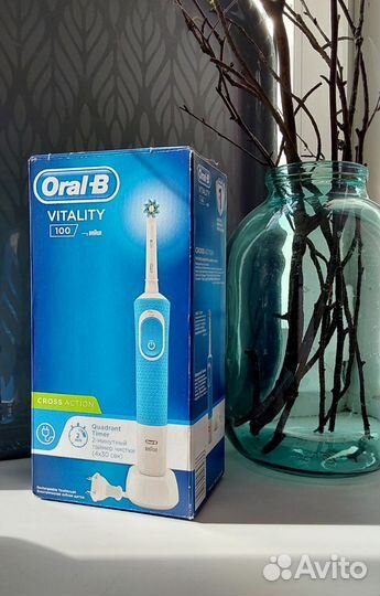 Электрическая зубная щётка Oral-B Vitality 100