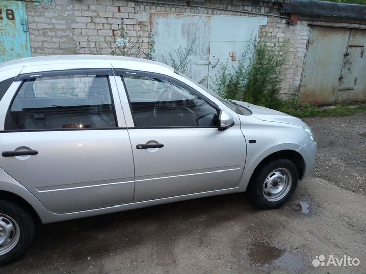 LADA Granta 1.6 МТ, 2013, битый, 22 100 км