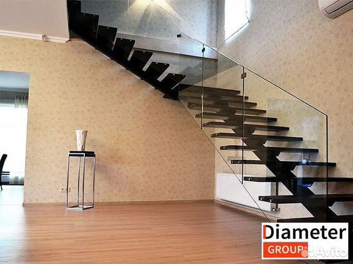 Межэтажная лестница на тетиве