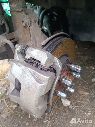 Суппорт передний левый Chevrolet Cruze