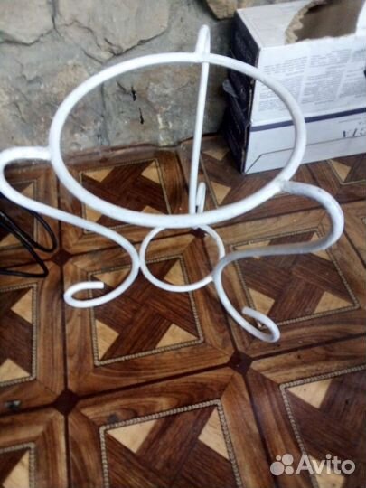 Подставка для цветов напольная металлическая