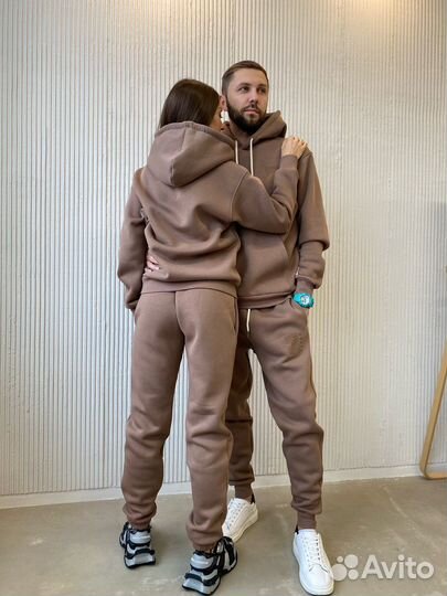 Шоурум женской и мужской одежды. Look