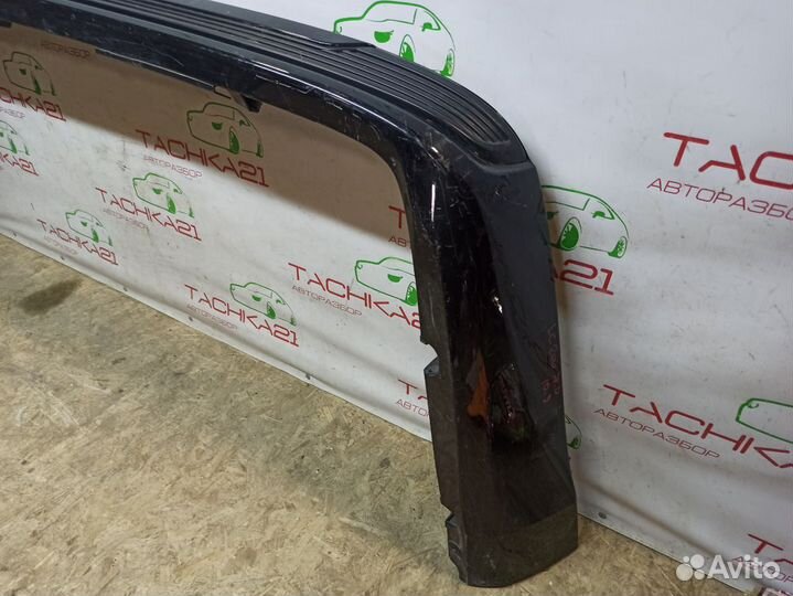 Накладка заднего бампера Toyota LC 200 (2015+)