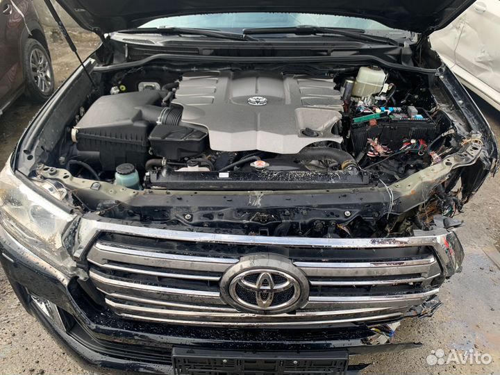 Toyota Land Cruiser 4.6 AT, 2021, битый, 77 160 км
