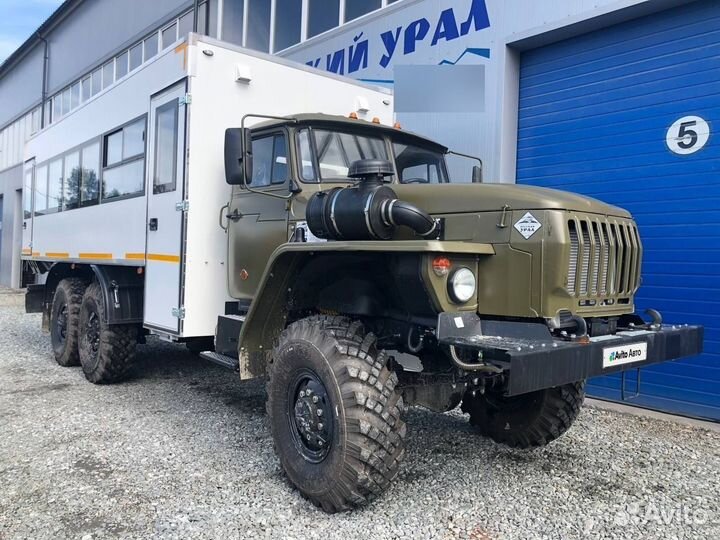 Вахтовый автобус Урал 3255, 2024