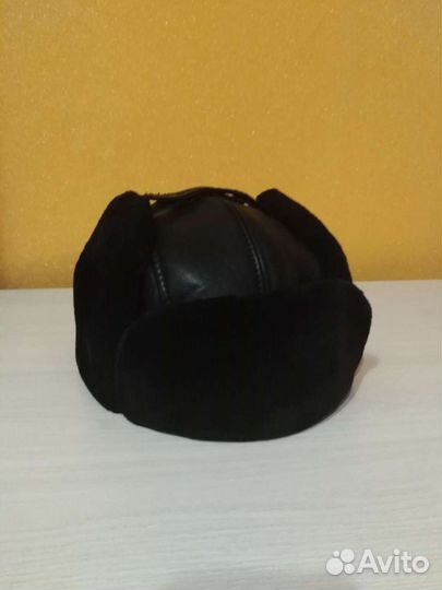 Натуральная зимняя мужская шапка