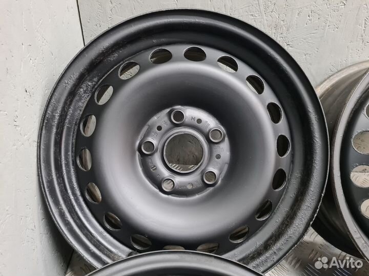 Комплект стальных дисков R15 на VAG