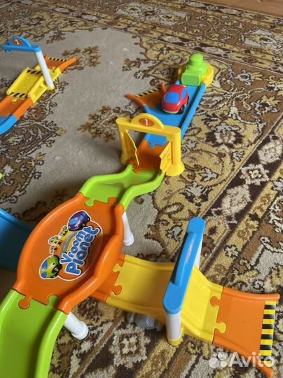 Большой трек smoby Vroom planet с 2 машинками