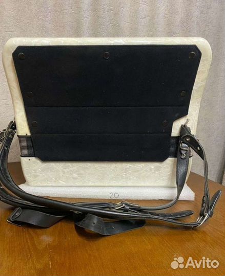 Баян Weltmeister Romance 874