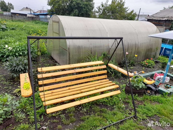 Садовые качели новые
