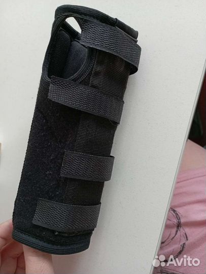 Бандаж на лучезапястный сустав левый S