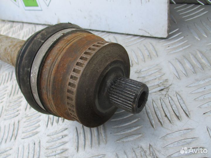 Полуось левая Фольксваген Пассат Б5 1998г