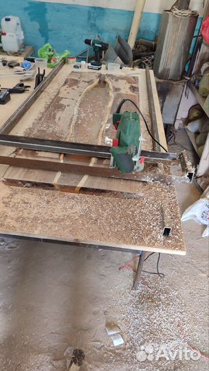 Столы, фасады кухонные, двери под заказ